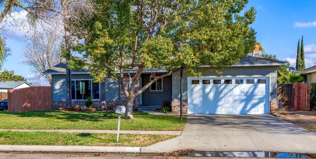 6064 N  Marty Ave, Fresno, CA 93711