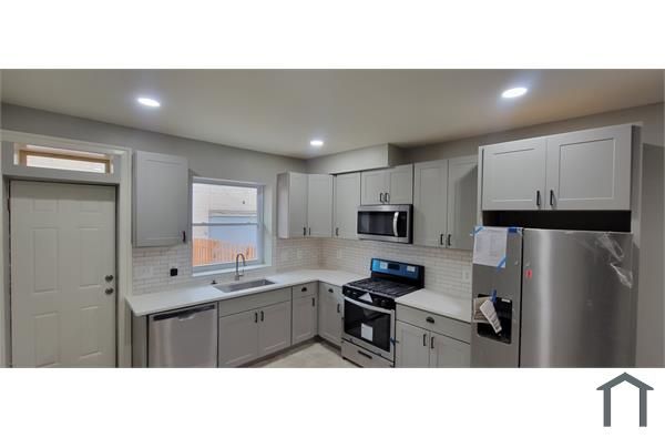 2856 W Mulberry St, Baltimore, MD 21223
