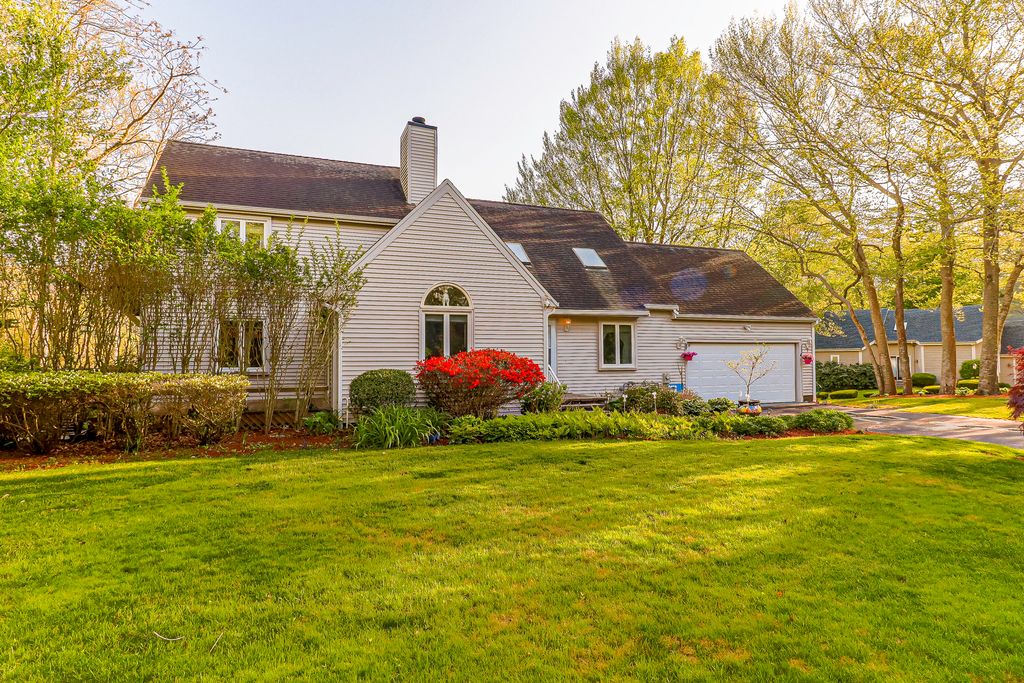 37 Redwood Circle, Mashpee, MA 02649