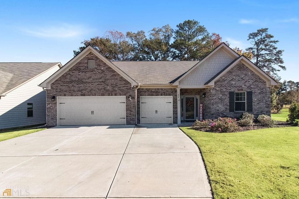 604 Saint Helena St, Locust Grove, GA 30248