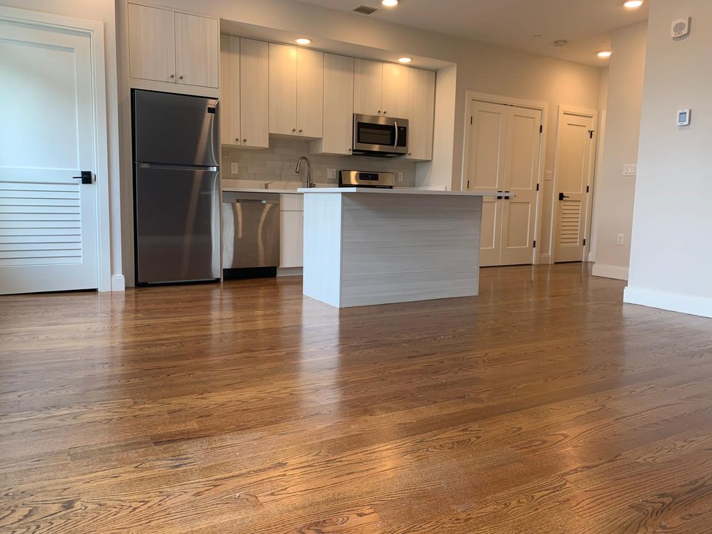 1 N Beacon St #305, Allston, MA 02134