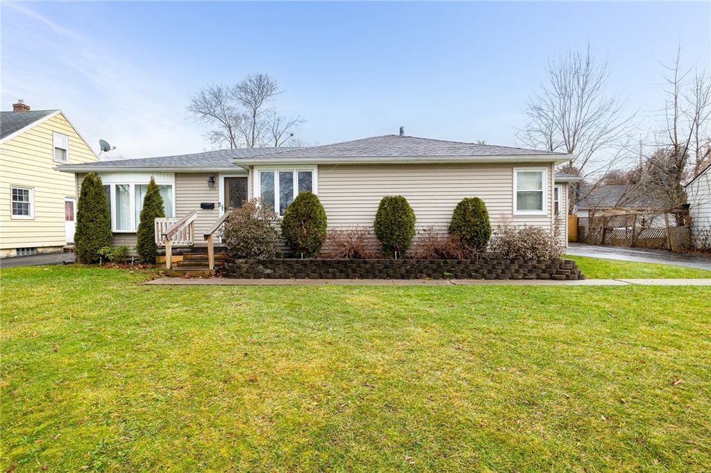 345 Mosley Rd, Rochester, NY 14616