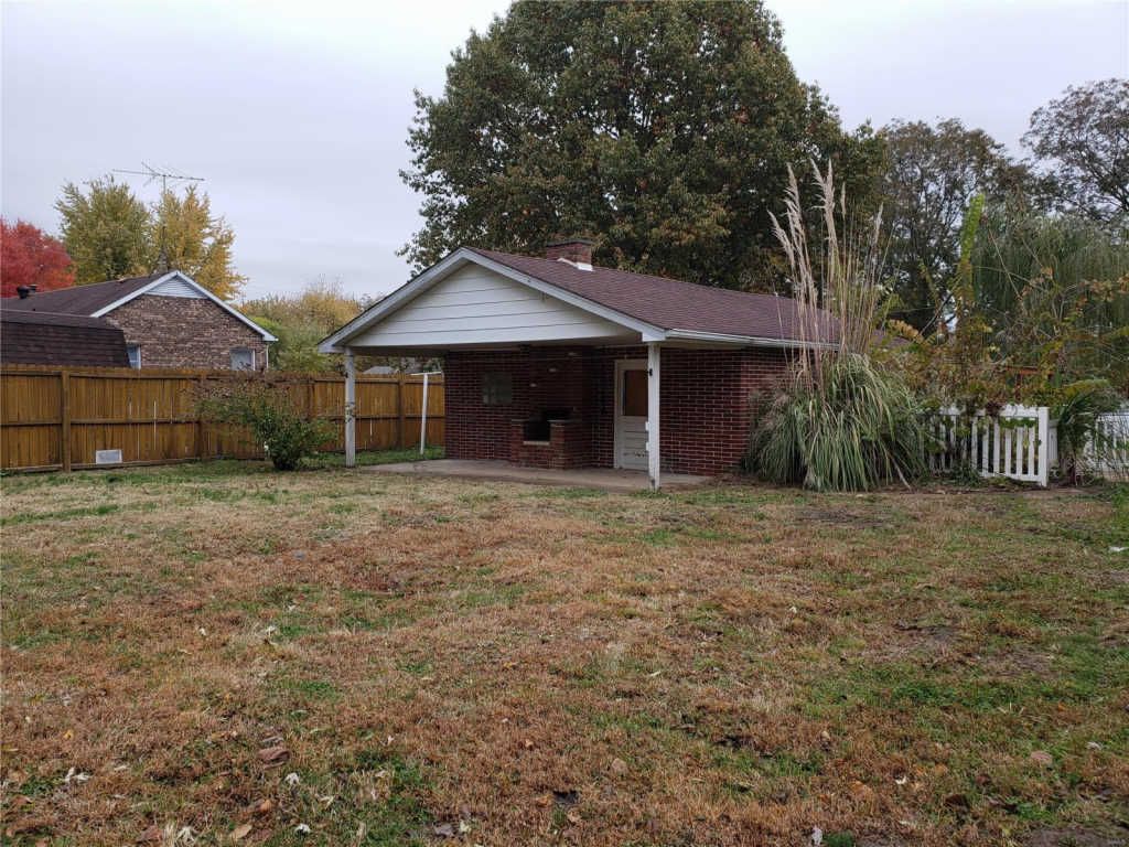 207 W Vine St, Coulterville, IL 5 Bed, 2 Bath SingleFamily Home 19
