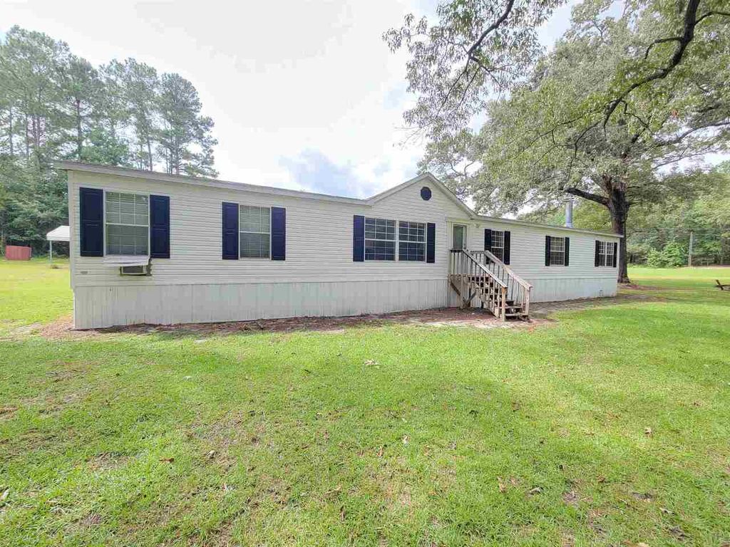 2421 Browning Rd, Girard, GA 30426