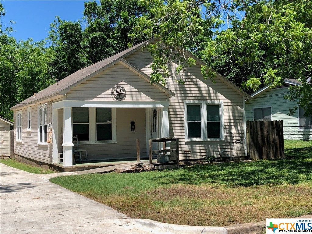 703 N Glendale St, Hallettsville, TX 77964 Trulia