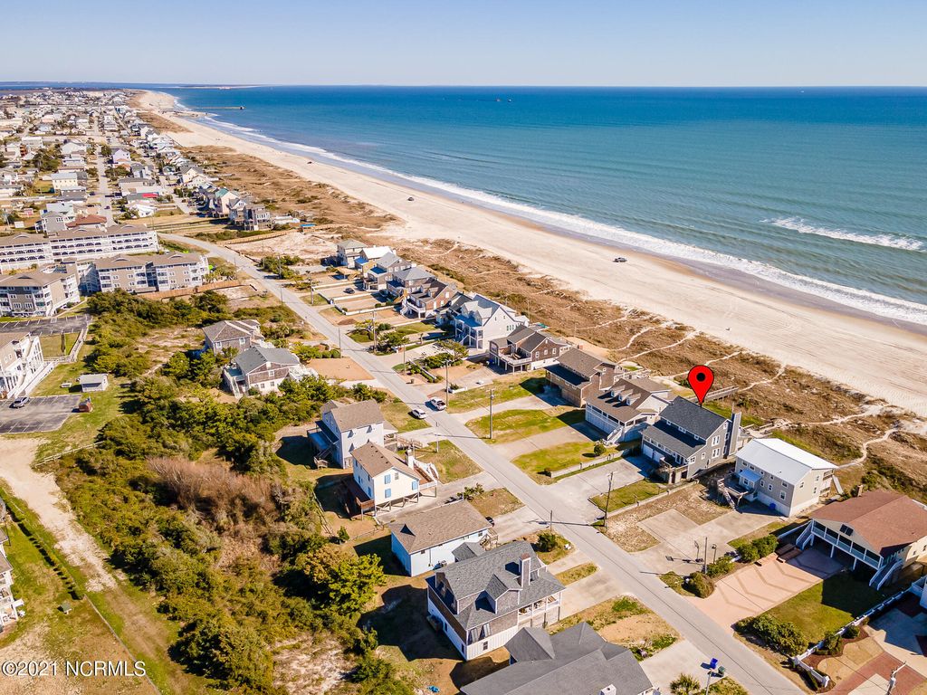 305 Ocean Ridge Dr, Atlantic Beach, NC 28512 - 5 Bed, 5 Bath Single-Family Home - MLS# 100260702