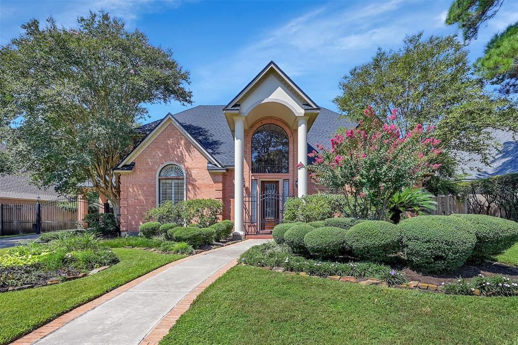 24619 E Kingscrest Cir, Spring, TX 77389