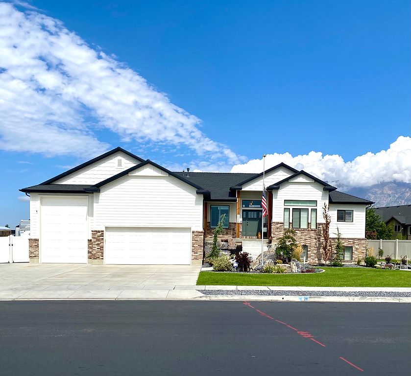 2664 W 2075 N, Farr West, UT 84404