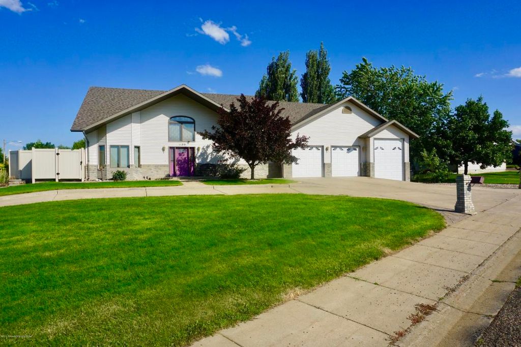 1155 7th St E, Dickinson, ND 58601 Trulia