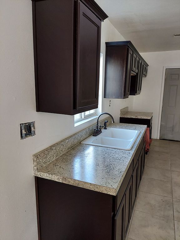 302 Eye St, Bakersfield, CA 93304