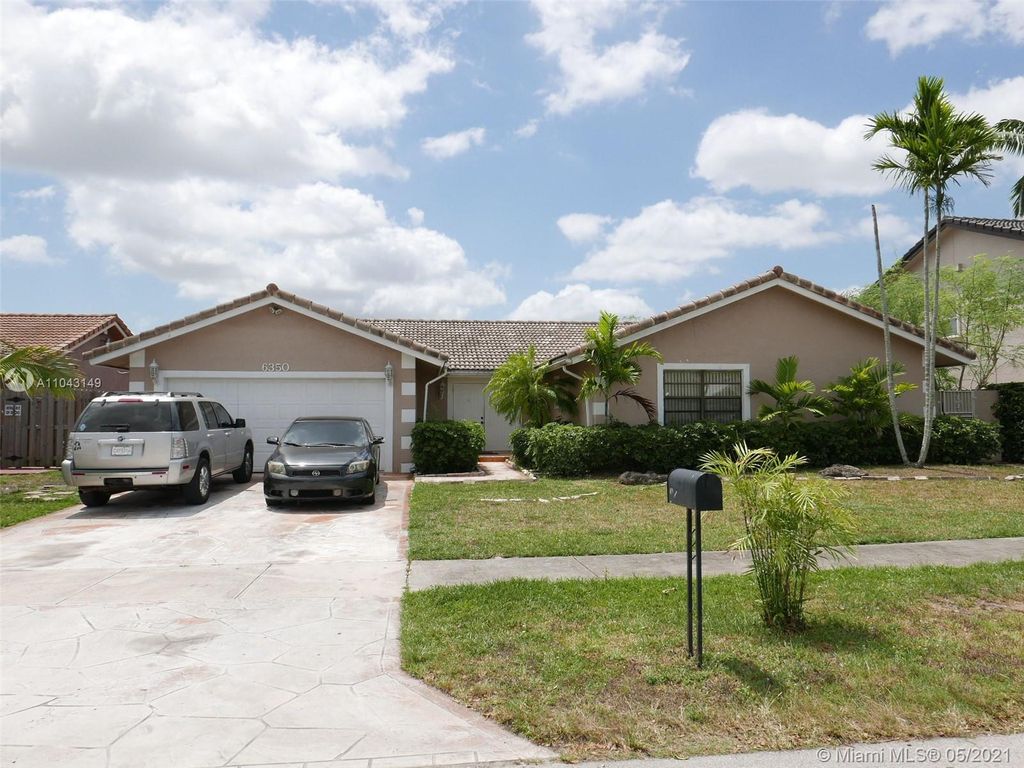 6350 NW 200th Ter, Hialeah, FL 33015