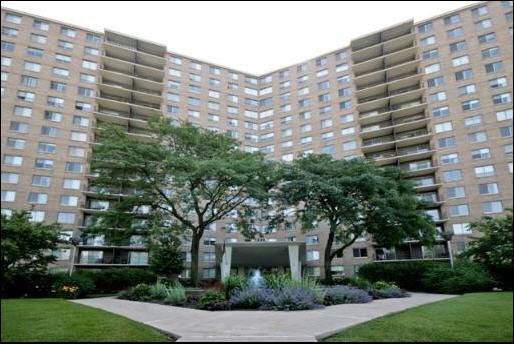 7033 N Kedzie Ave #1004, Chicago, IL 60645