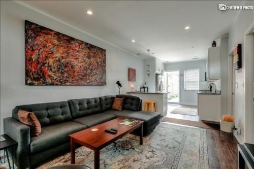 4708 N Central Ave, Chicago, IL 60630