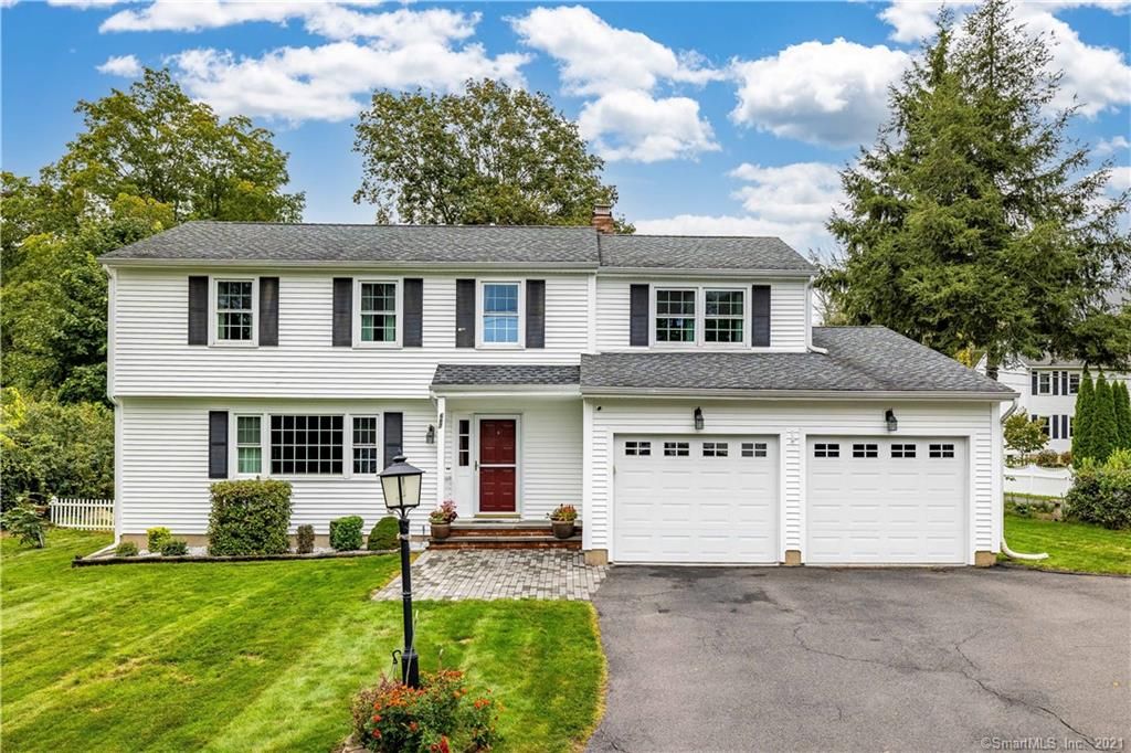 687 Mountain Rd, West Hartford, CT 06117