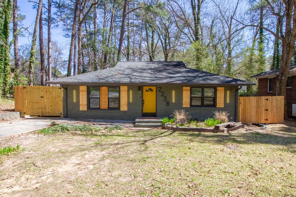 2258 Bryant Dr, East Pt, GA 30344