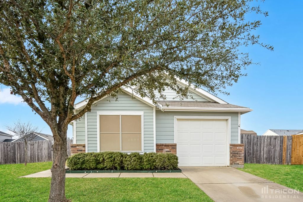 12108 Bear Mesa Ct, Burleson, TX 76028