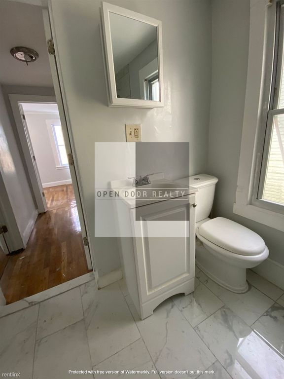 308 Goffe St, New Haven, CT 06511