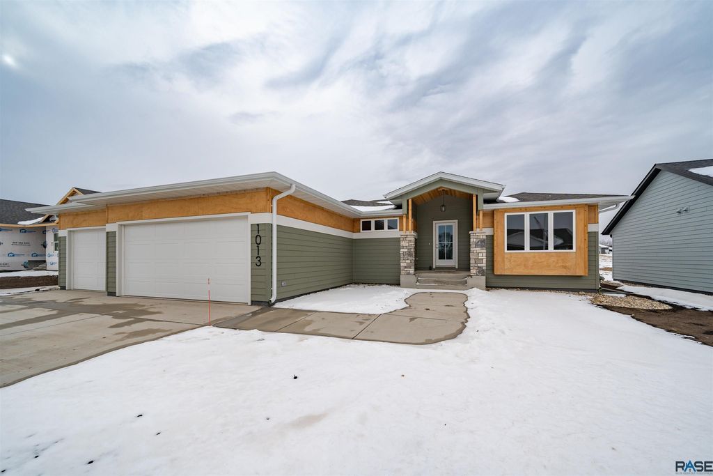 1013 S Nicholas Ave, Brandon, SD 57005 MLS 22207339 Trulia