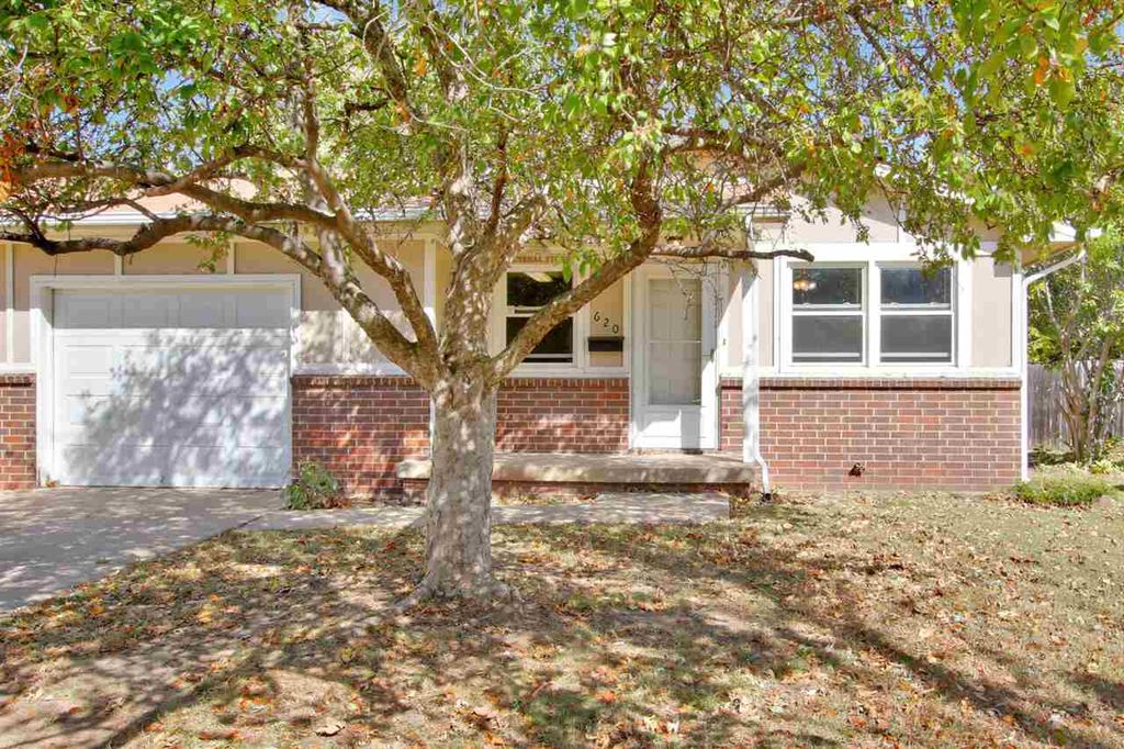 620 N Pamela Cir, Wichita, KS 67212