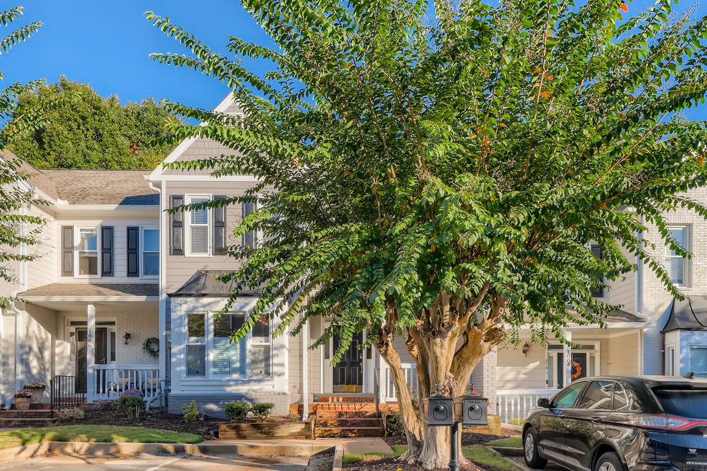 1005 Saddle Hl, Marietta, GA 30068