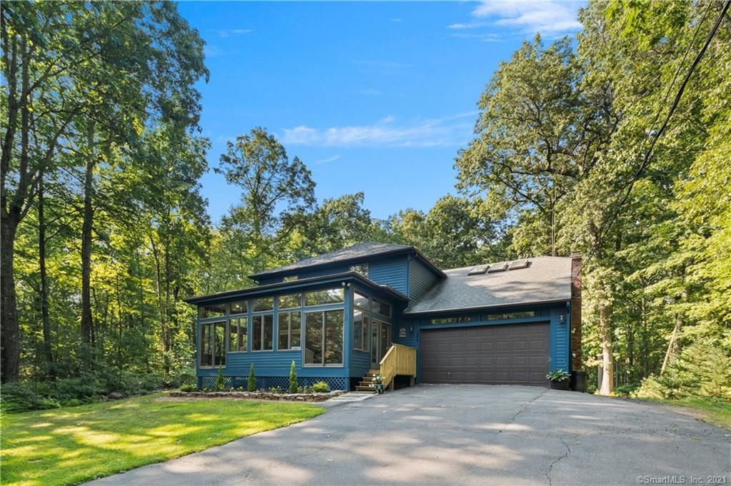 384 Meadow Rd, Farmington, CT 06032