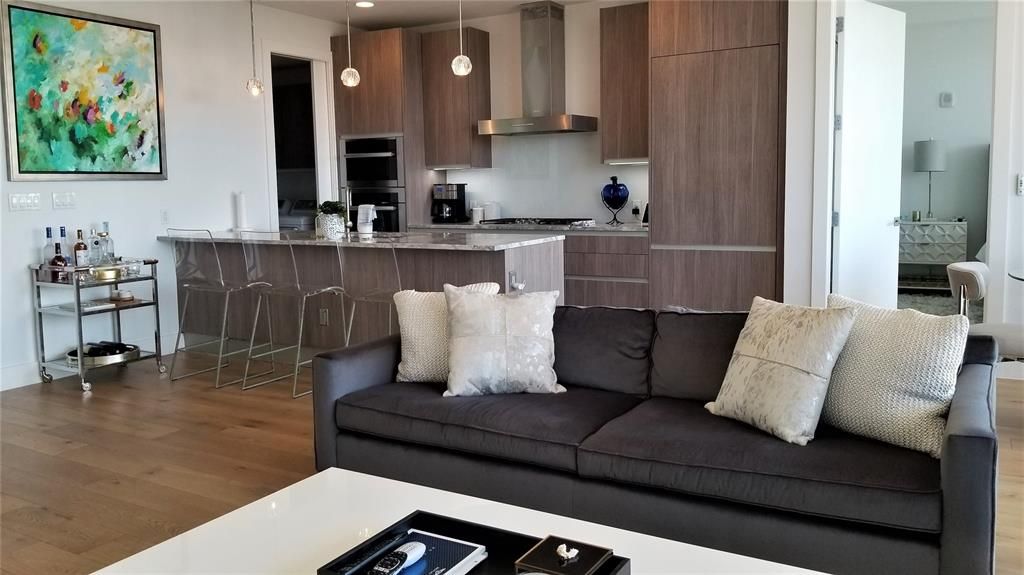 3130 N Harwood St #802, Dallas, TX 75201
