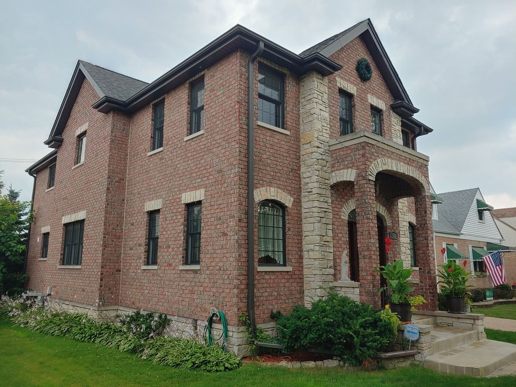 7423 N Odell Ave, Chicago, IL 60631