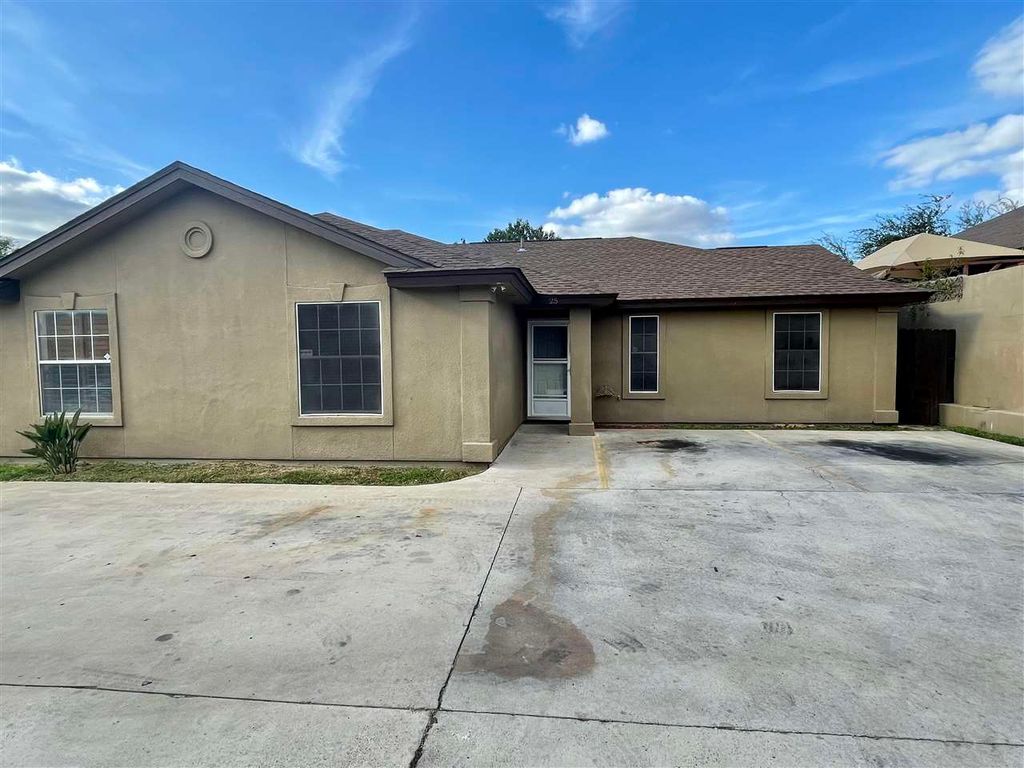 506 Shiloh Dr #25, Laredo, TX 78045