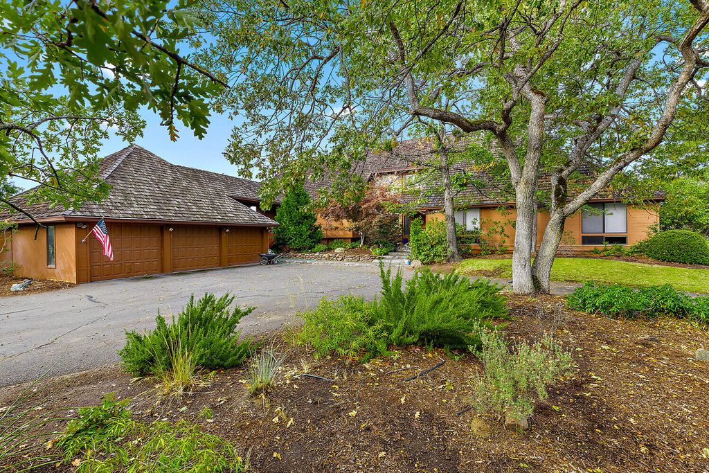 6401 Hillcrest Rd, Medford, OR 97504 MLS 220174114 Trulia