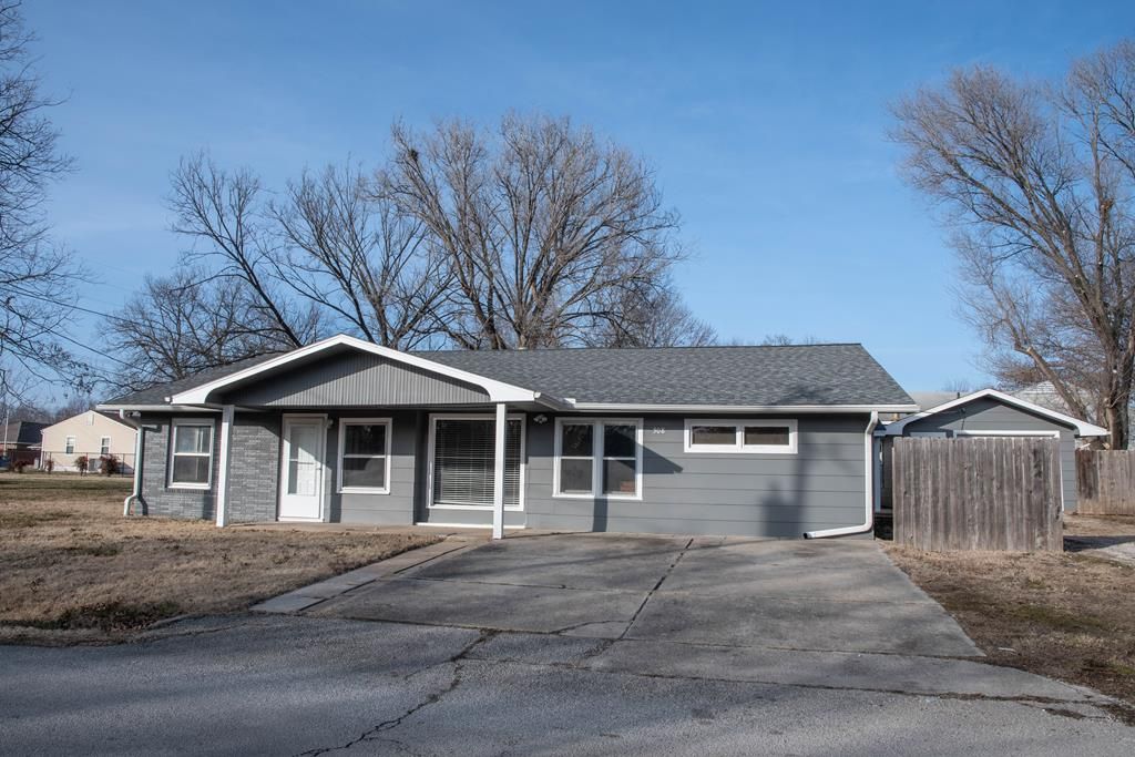 308 Oak St, Neodesha, KS 66757 Trulia