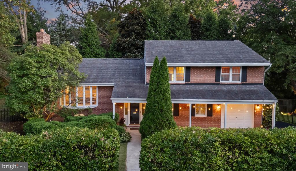 RT-72974 Sinotruk Sitrak C7h T7h Middle Axle Front Right Wheel Cover