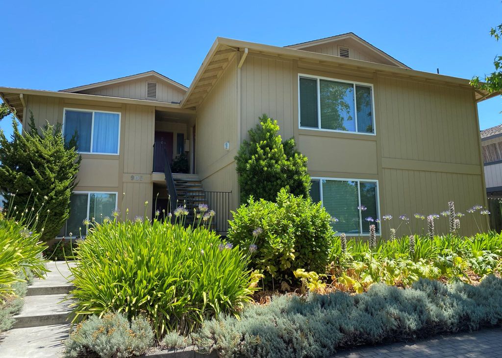 905 Joanne Ct #A, Rohnert Park, CA 94928
