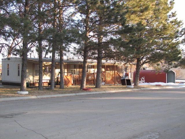 1128 McArthur St, Newcastle, WY 82701