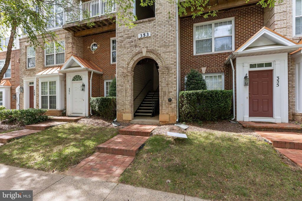 353 Fallsgrove Dr #56, Rockville, MD 20850