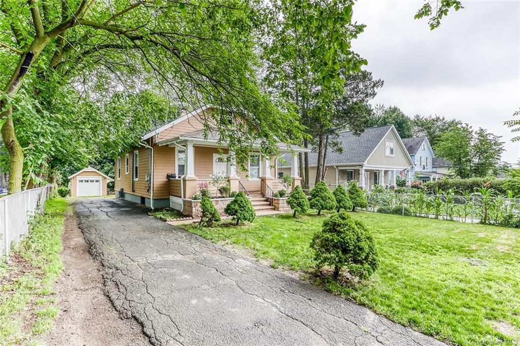 32 2nd Ave, Nanuet, NY 10954