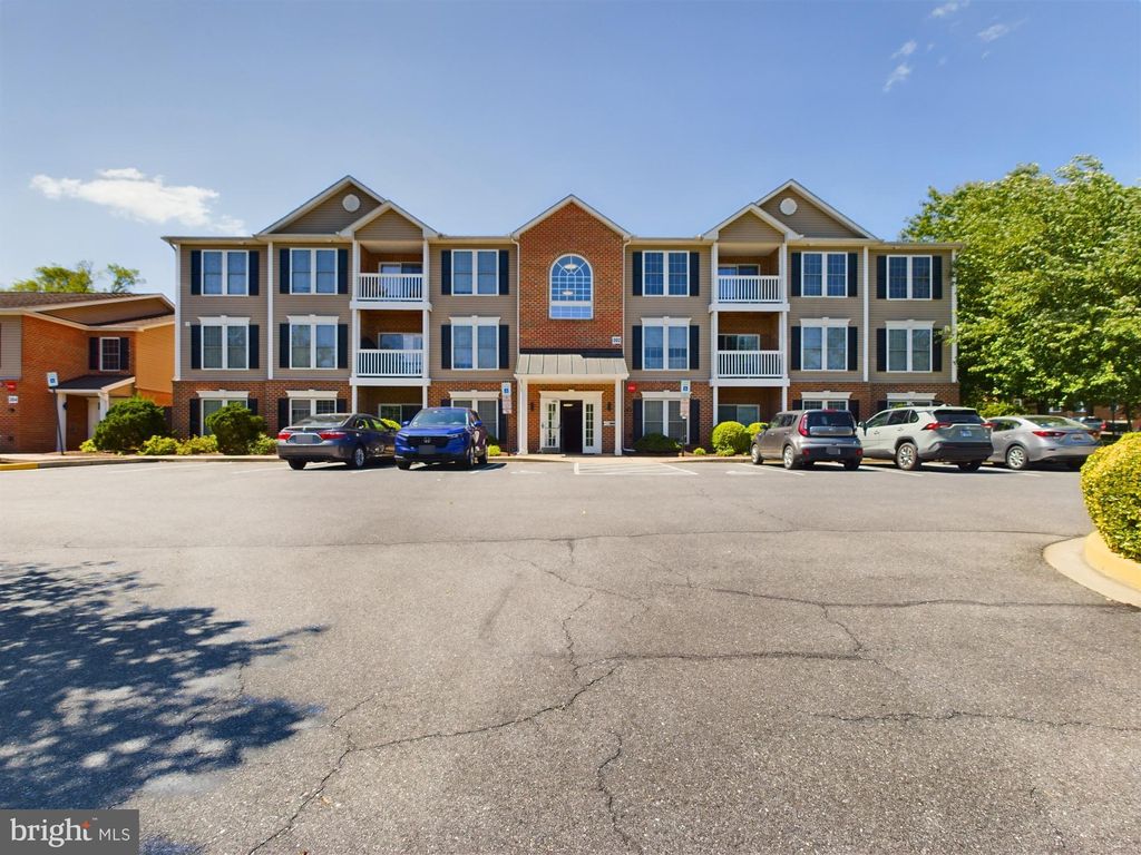 302 Baughmans Ln C, Frederick, MD 21702 Condo for Sale MLS MDFR2055788