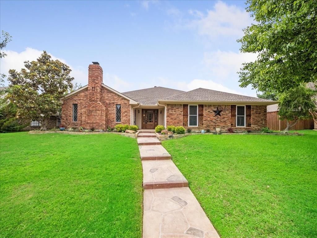 1124 W Lookout Dr, Richardson, TX 75080