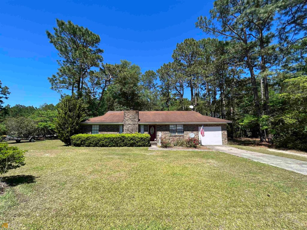 79 Strozier St, Mc Rae Helena, GA 31055