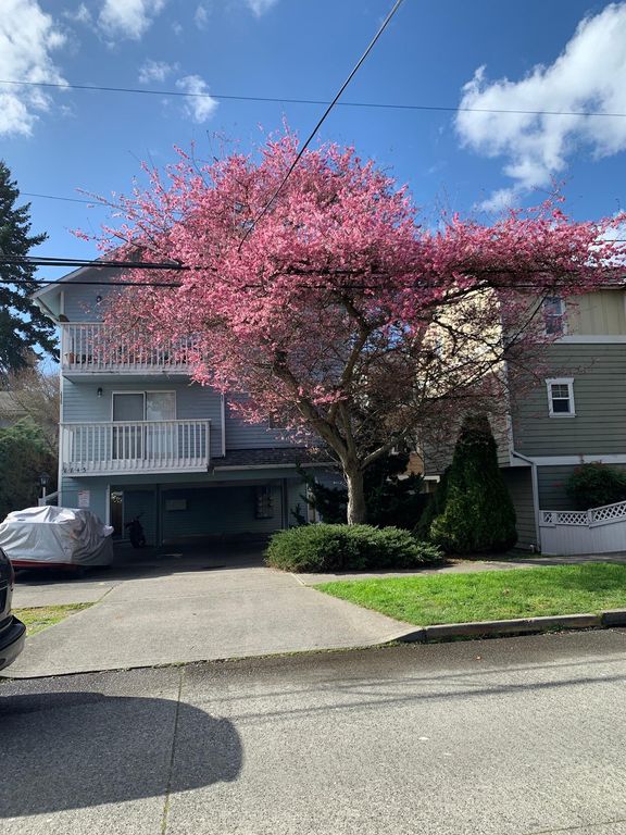 8843 Stone Ave  N #1, Seattle, WA 98103