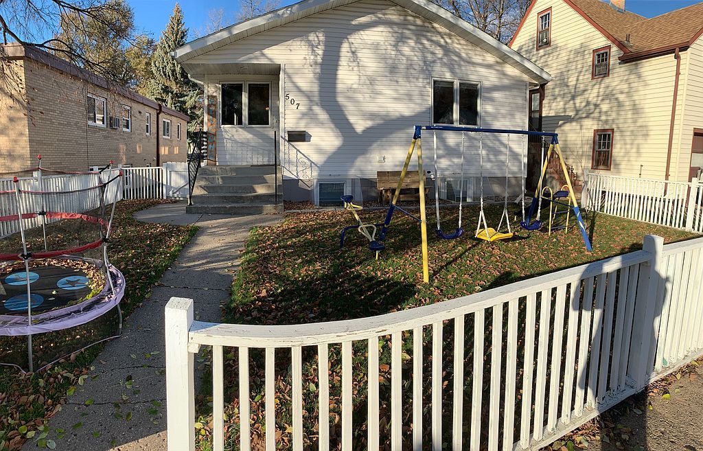 507 6th Ave NW, Mandan, ND 58554