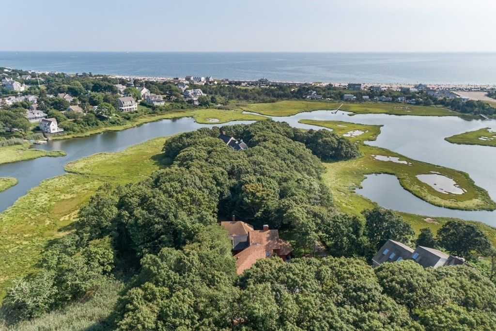 496 Elliott Rd, Barnstable, MA 02630