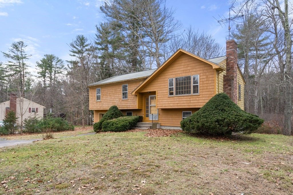 895 Pike Ave, Attleboro, MA 02703 See Est. Value, Schools & More