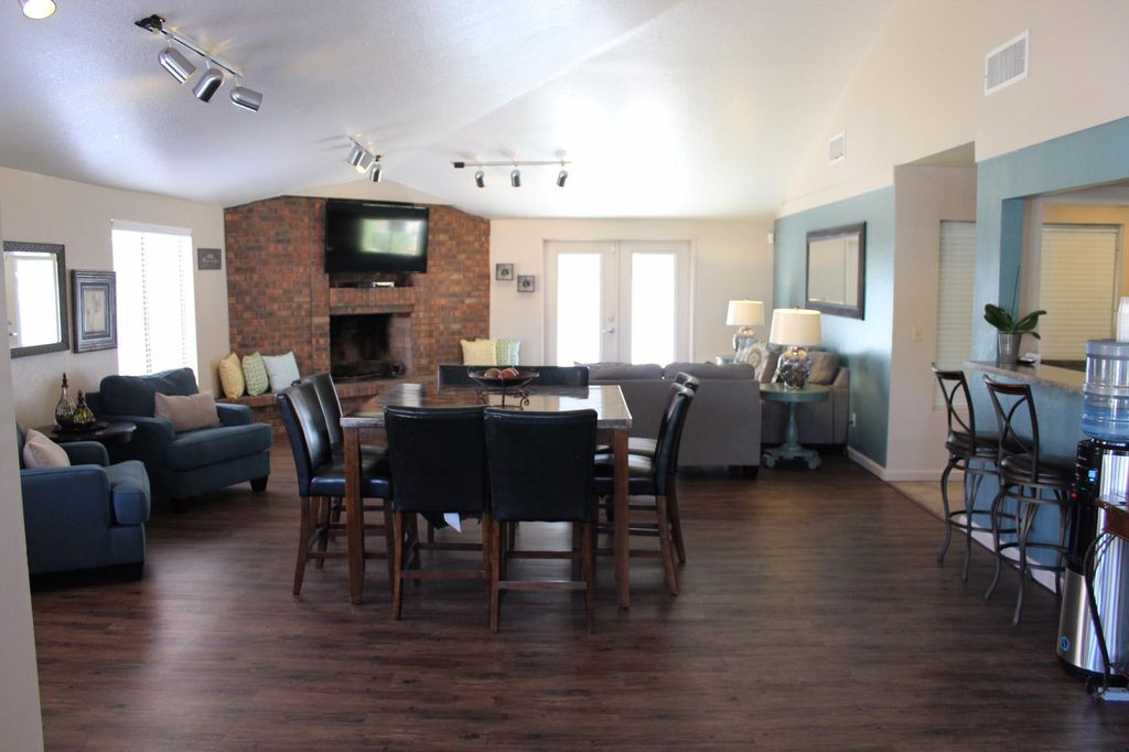 7425 N Mona Lisa Rd, Tucson, AZ 85741