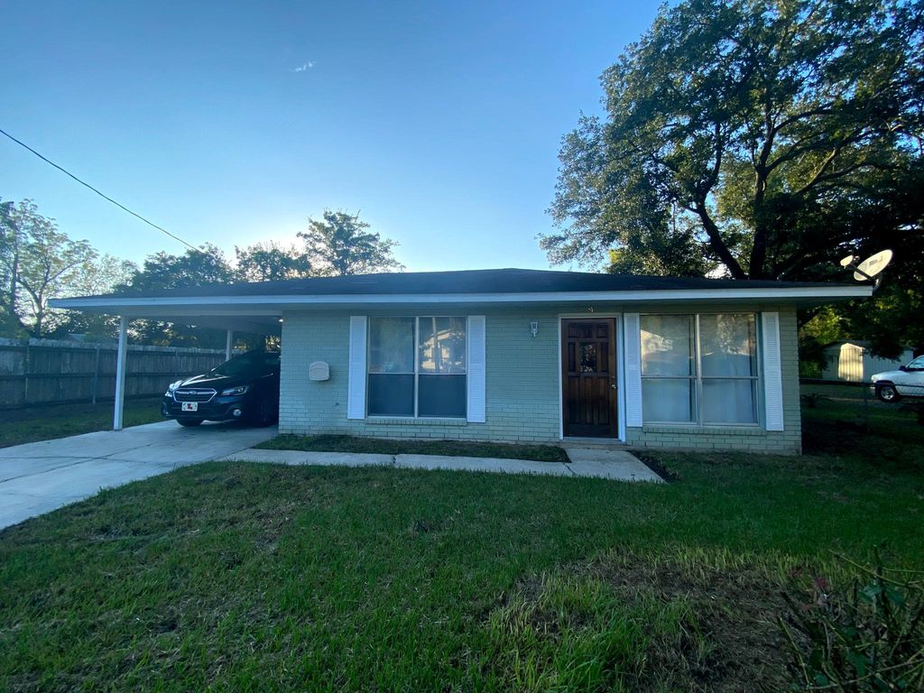 109 Cotton St, New Iberia, LA 70563