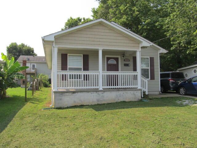 424 Price Rd, Lexington, KY 40508