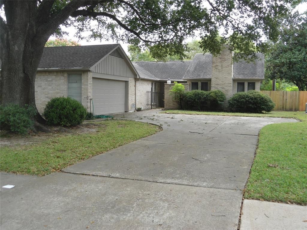 6015 Pincay Oaks St, Houston, TX 77088