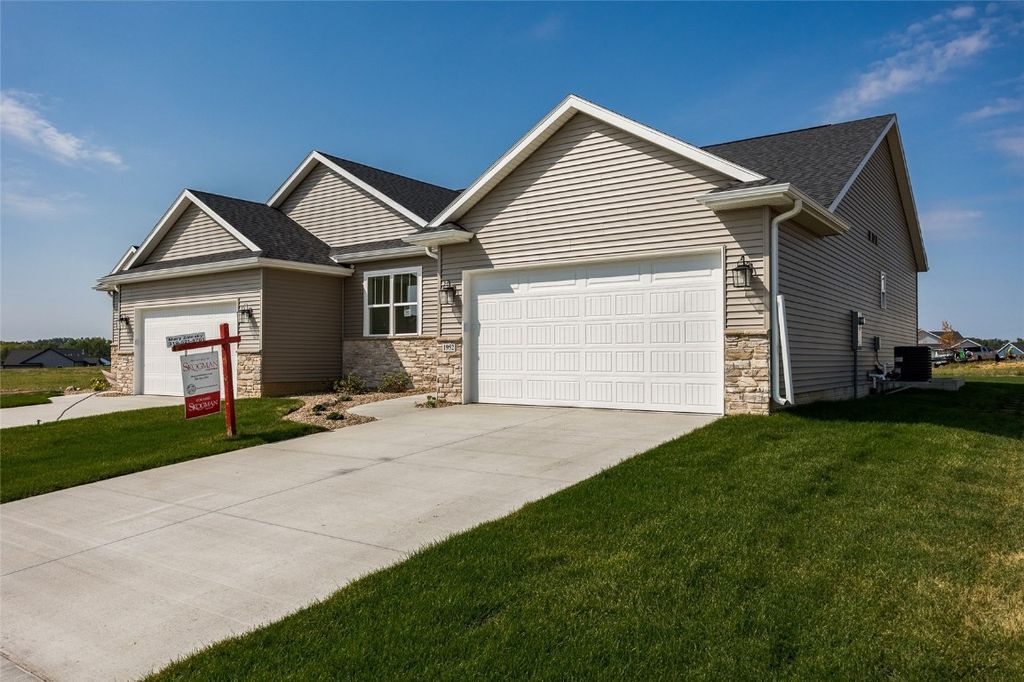 1952 Bowstring Dr, Marion, IA 52302