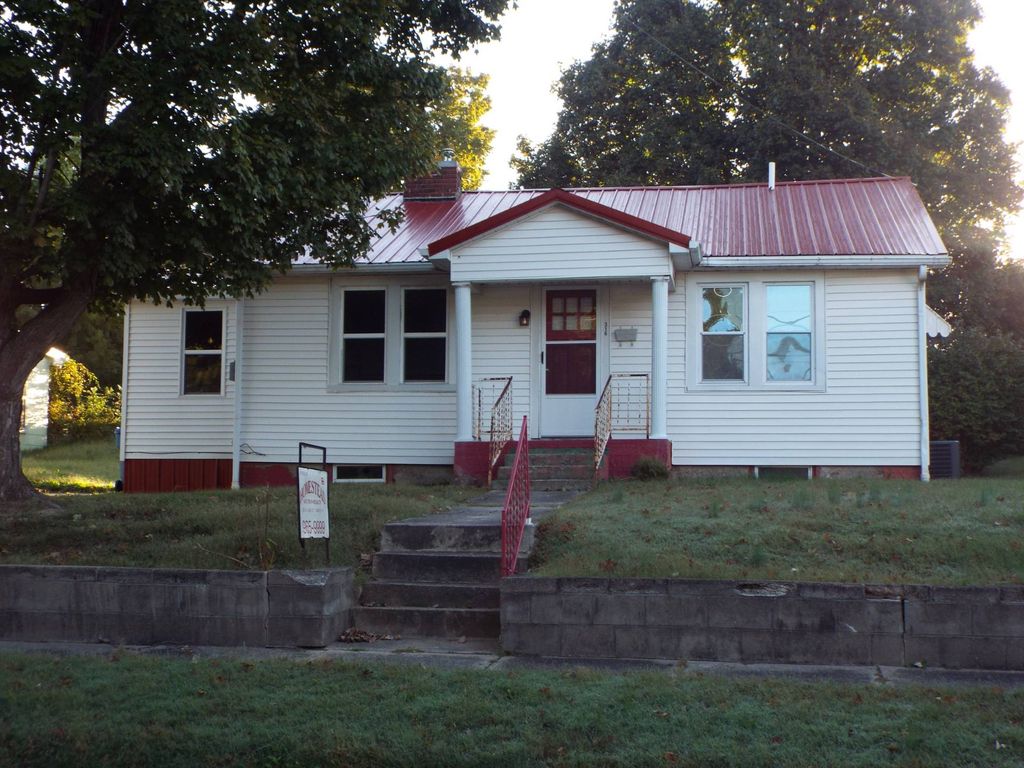 316 S  College St, Marion, KY 42064