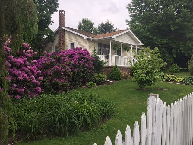 230 E Saylor St, Mount Carmel, PA 17851