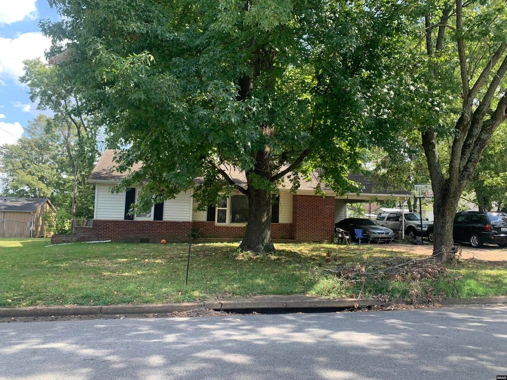 401 W Highland Dr, Fulton, KY 42041 See Estimated Value